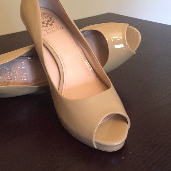 Vince Camuto Tan Heels - Picture 4 of 4